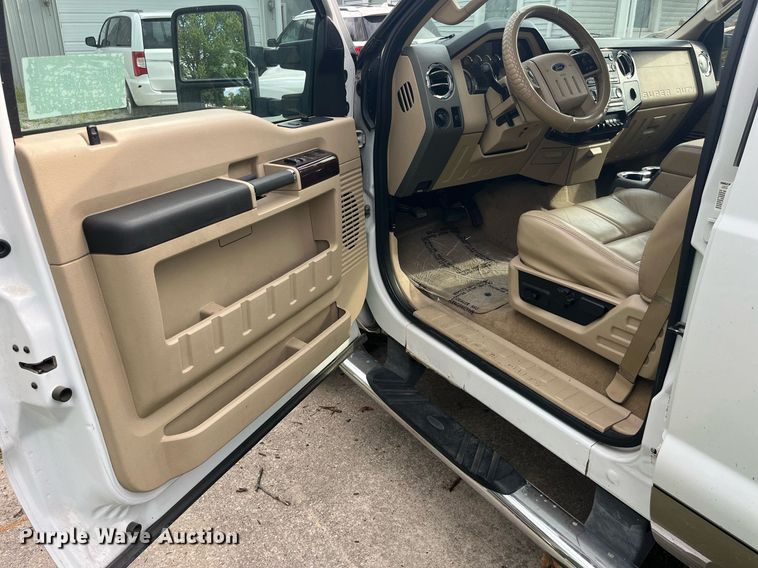 image for item DP2053 2008 Ford F350 Lariat Super Duty  Crew Cab pickup truck