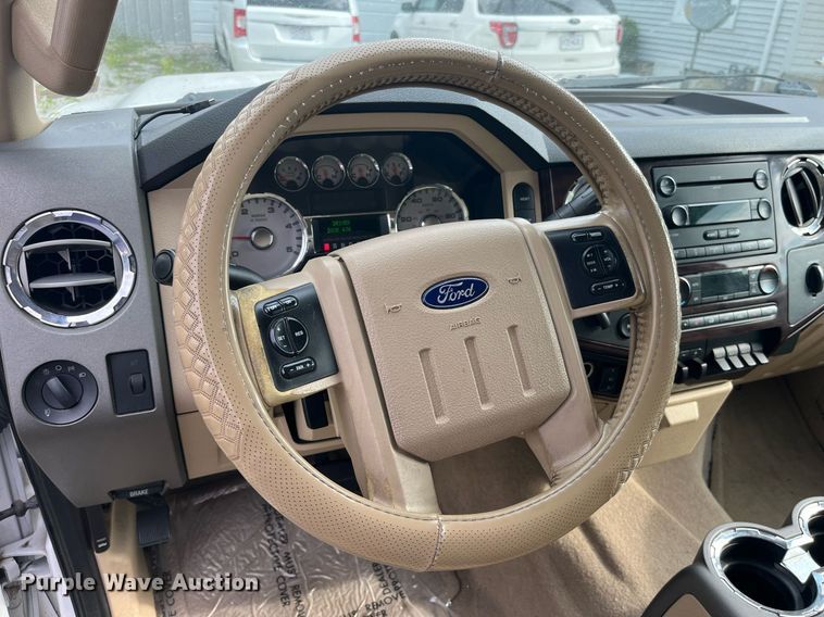 image for item DP2053 2008 Ford F350 Lariat Super Duty  Crew Cab pickup truck