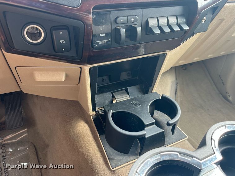 image for item DP2053 2008 Ford F350 Lariat Super Duty  Crew Cab pickup truck