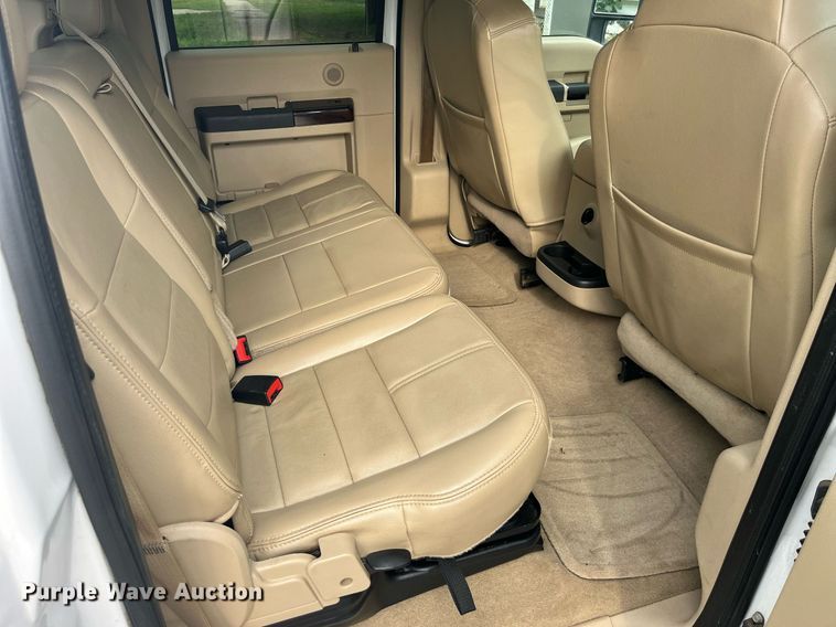 image for item DP2053 2008 Ford F350 Lariat Super Duty  Crew Cab pickup truck