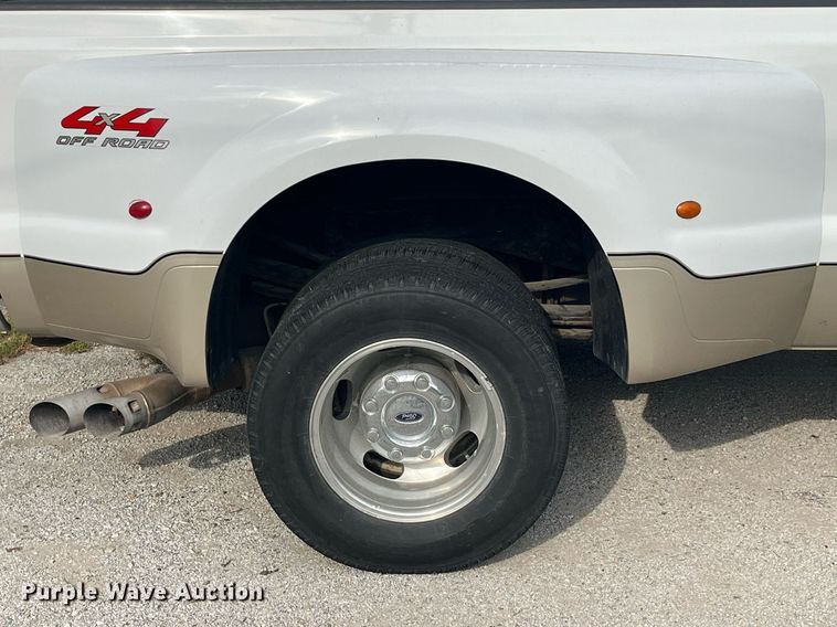 image for item DP2053 2008 Ford F350 Lariat Super Duty  Crew Cab pickup truck
