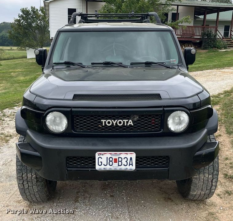 image for item DP2054 2007 Toyota FJ Cruiser  SUV