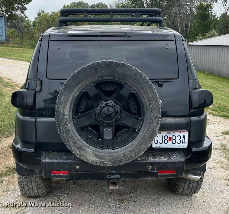 image for item DP2054 2007 Toyota FJ Cruiser  SUV