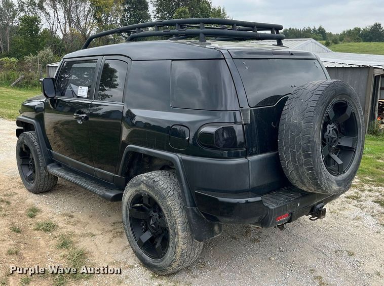 image for item DP2054 2007 Toyota FJ Cruiser  SUV