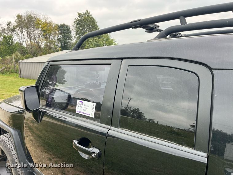 image for item DP2054 2007 Toyota FJ Cruiser  SUV