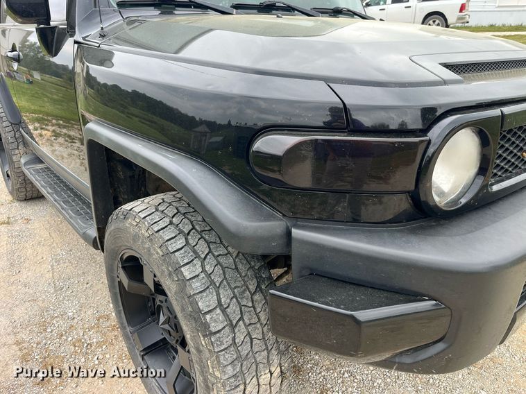 image for item DP2054 2007 Toyota FJ Cruiser  SUV