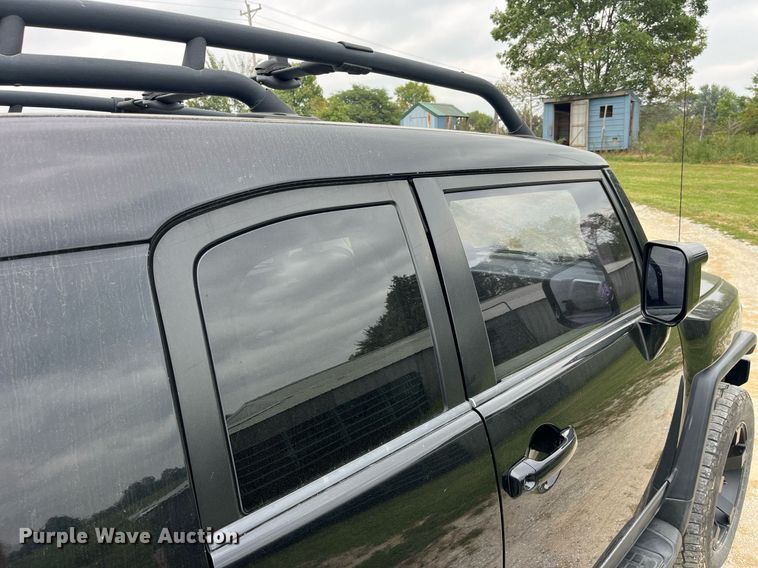 image for item DP2054 2007 Toyota FJ Cruiser  SUV