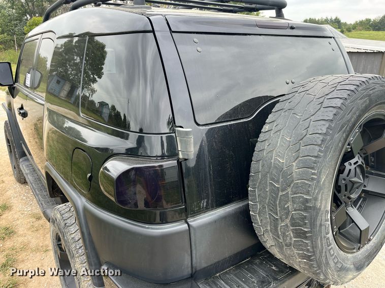 image for item DP2054 2007 Toyota FJ Cruiser  SUV