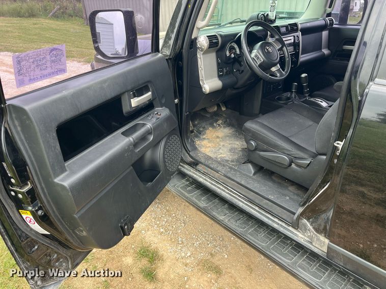 image for item DP2054 2007 Toyota FJ Cruiser  SUV