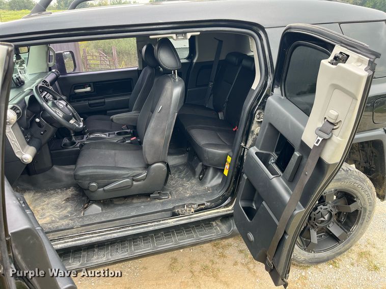 image for item DP2054 2007 Toyota FJ Cruiser  SUV