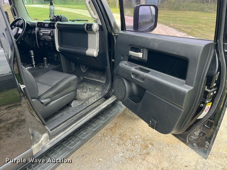 image for item DP2054 2007 Toyota FJ Cruiser  SUV