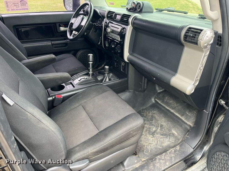 image for item DP2054 2007 Toyota FJ Cruiser  SUV