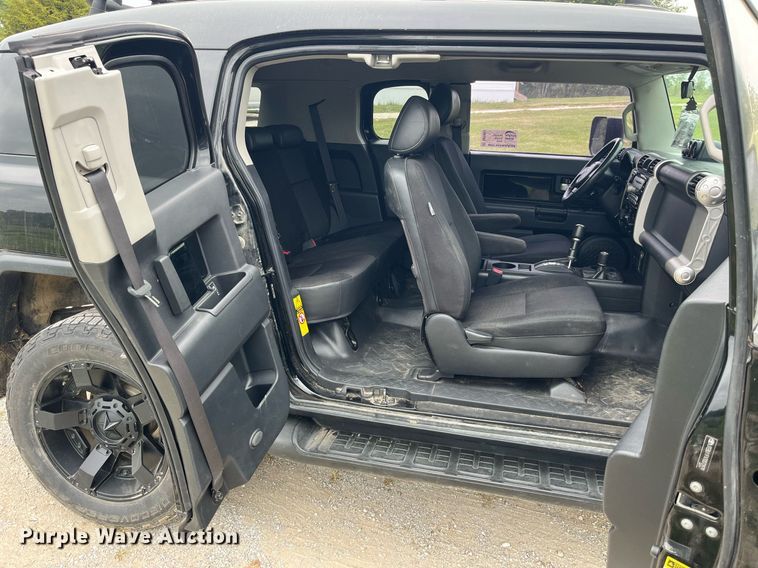 image for item DP2054 2007 Toyota FJ Cruiser  SUV