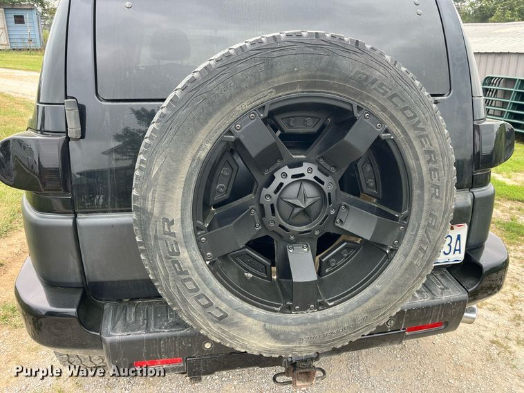 image for item DP2054 2007 Toyota FJ Cruiser  SUV