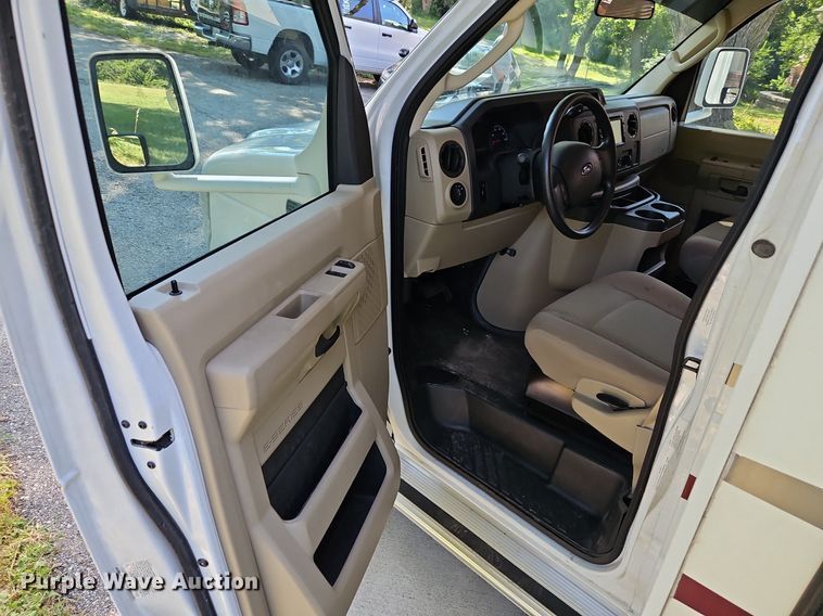 image for item DP2372 2012 Coachman Freelander 32BH  RV