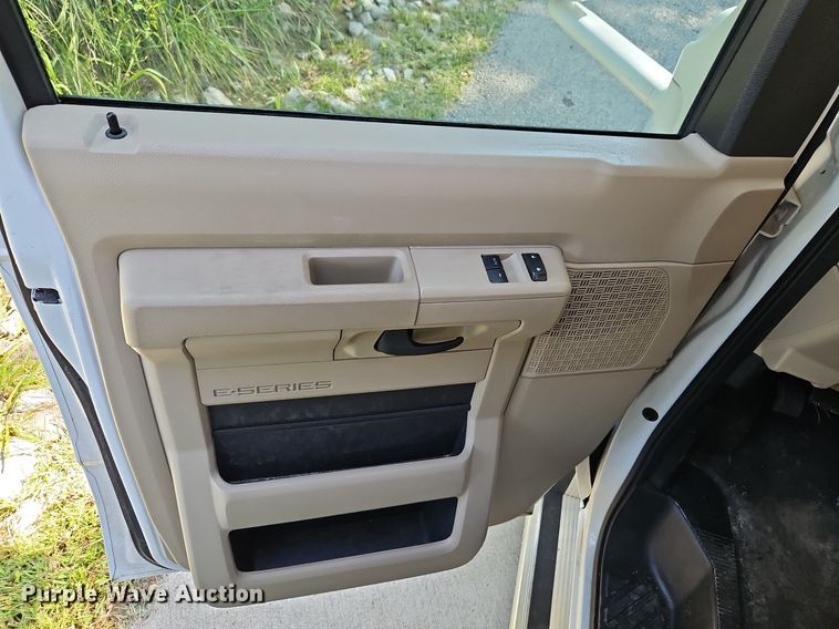 image for item DP2372 2012 Coachman Freelander 32BH  RV