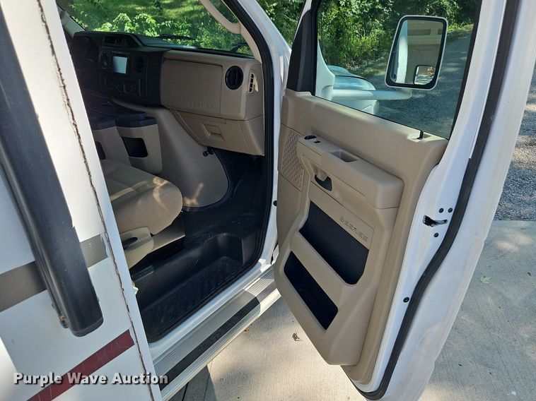 image for item DP2372 2012 Coachman Freelander 32BH  RV