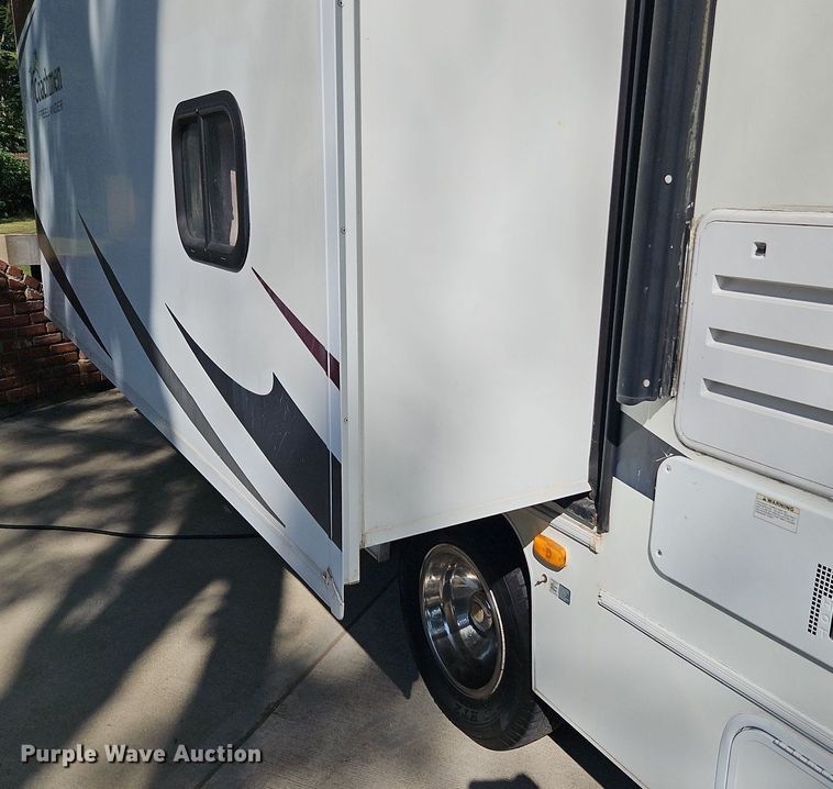 image for item DP2372 2012 Coachman Freelander 32BH  RV