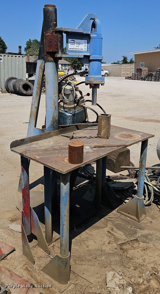 image for item DP2376 Owatonna Y-26  hydraulic press