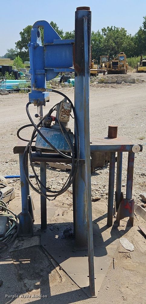 image for item DP2376 Owatonna Y-26  hydraulic press