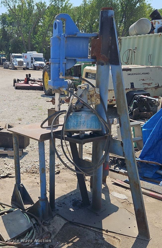 image for item DP2376 Owatonna Y-26  hydraulic press