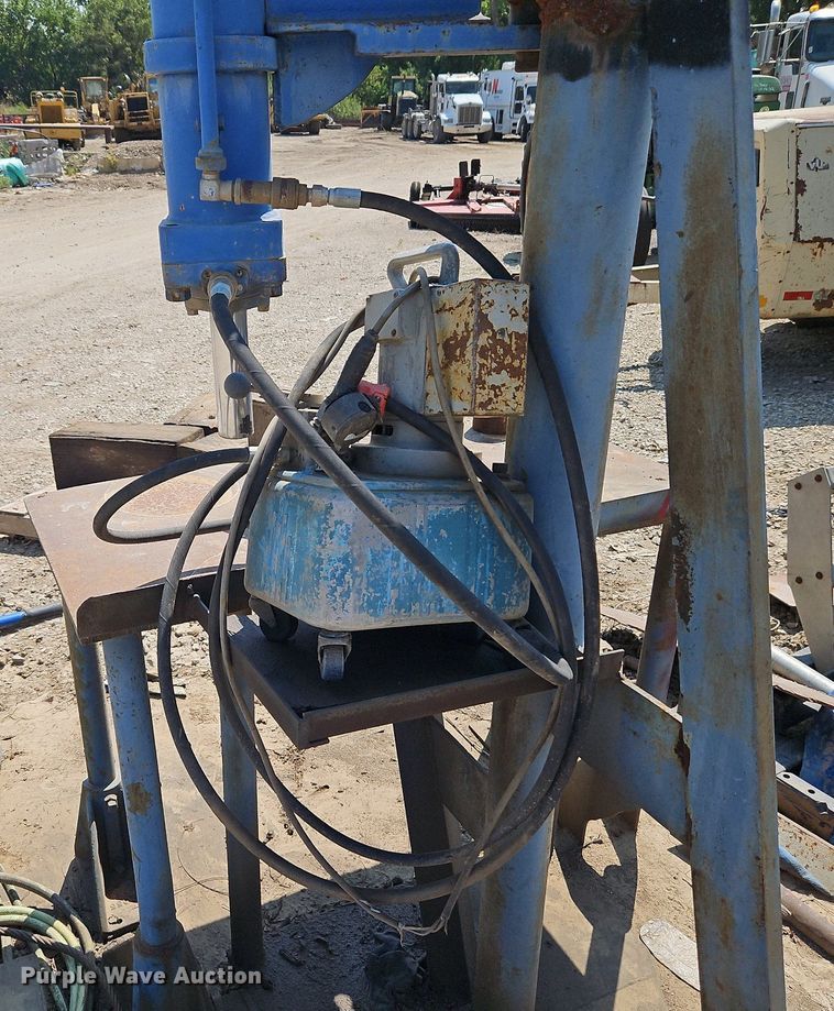 image for item DP2376 Owatonna Y-26  hydraulic press