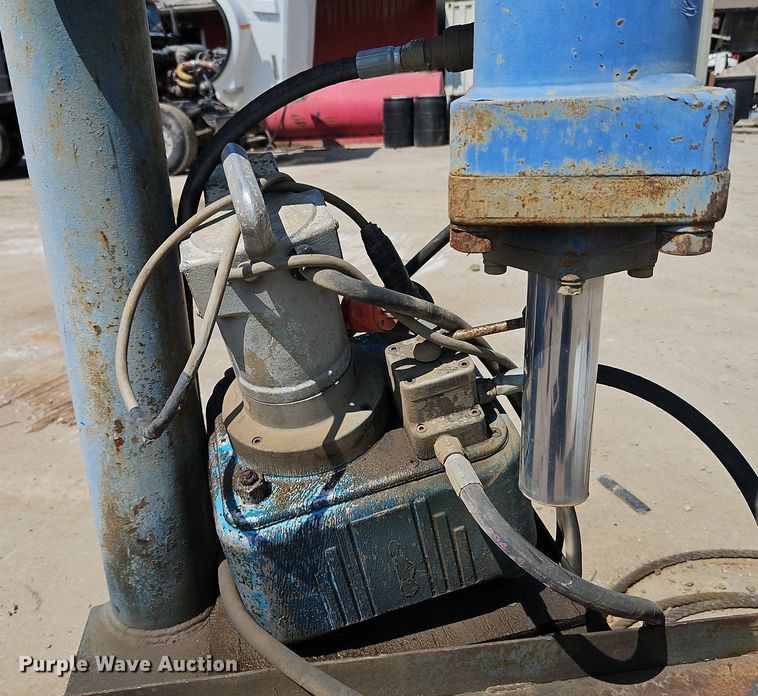 image for item DP2376 Owatonna Y-26  hydraulic press