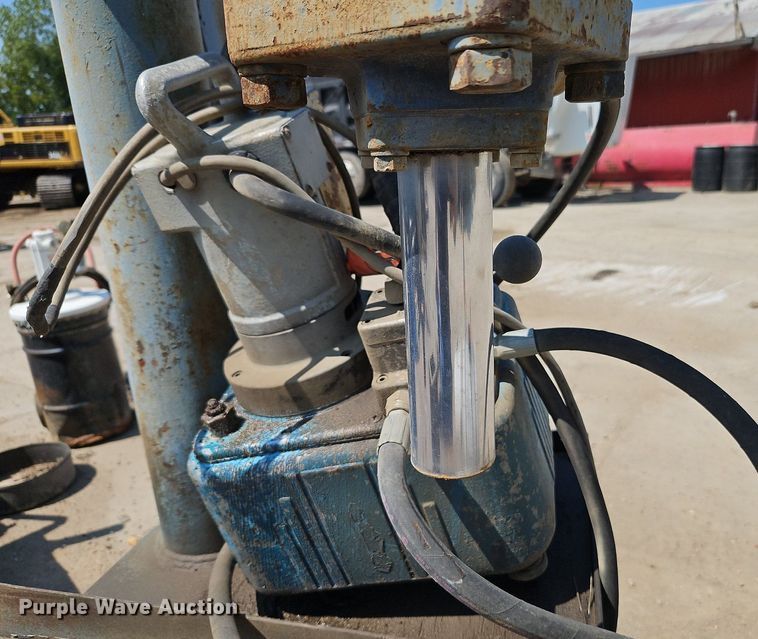 image for item DP2376 Owatonna Y-26  hydraulic press