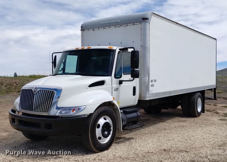 image for item DP3408 2006 International 4300  box truck