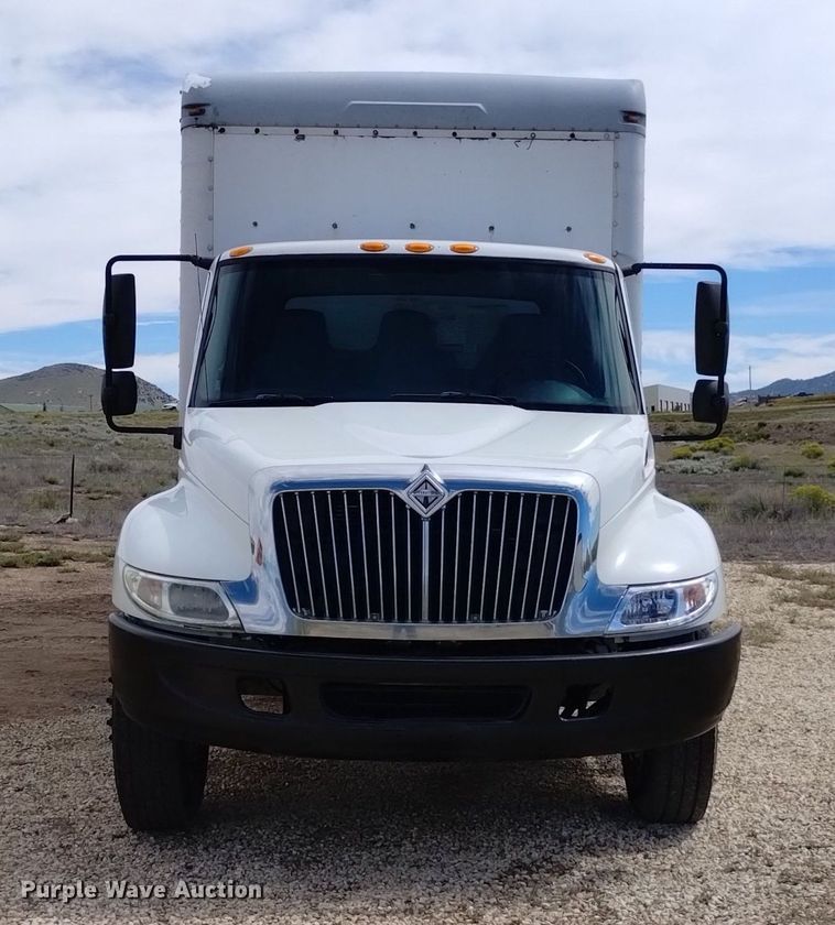 image for item DP3408 2006 International 4300  box truck