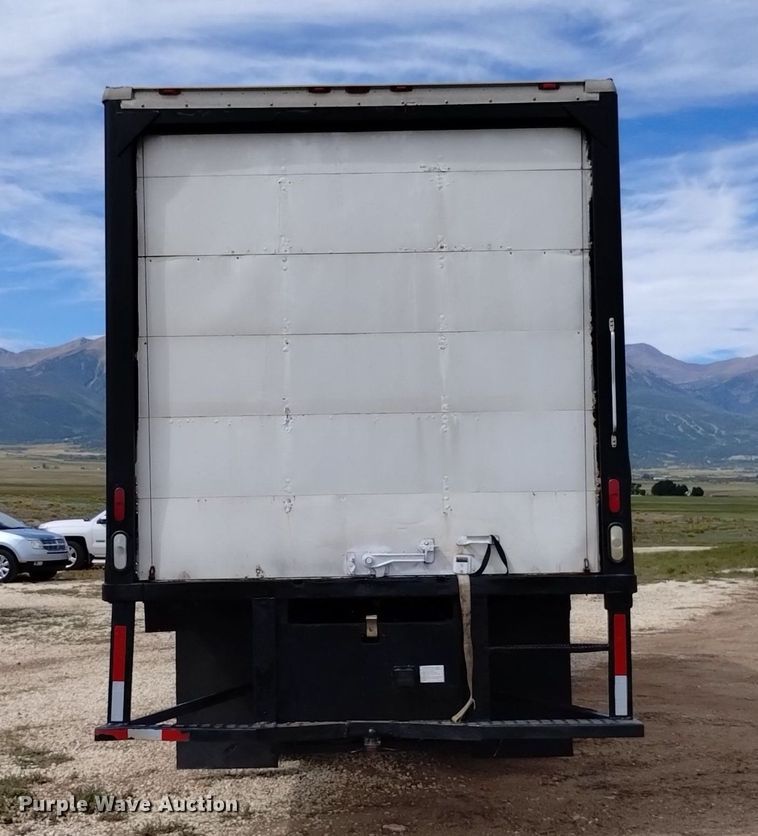 image for item DP3408 2006 International 4300  box truck