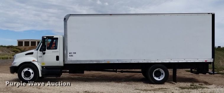image for item DP3408 2006 International 4300  box truck