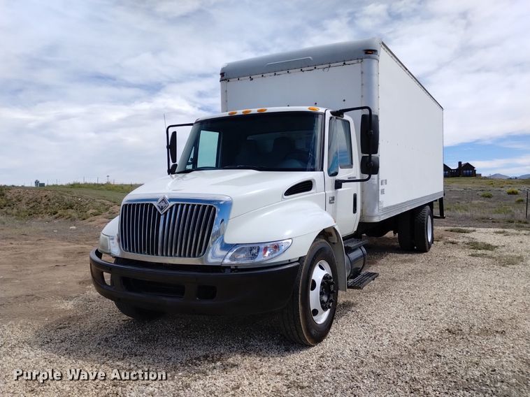 image for item DP3408 2006 International 4300  box truck