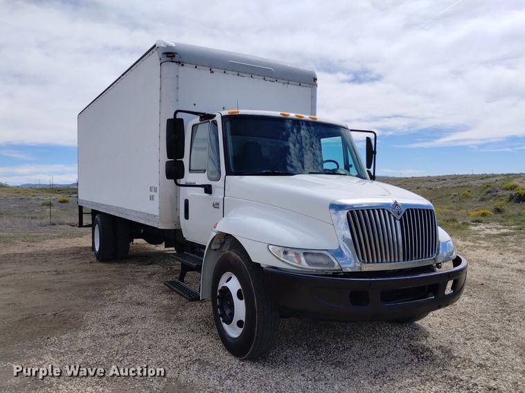 image for item DP3408 2006 International 4300  box truck