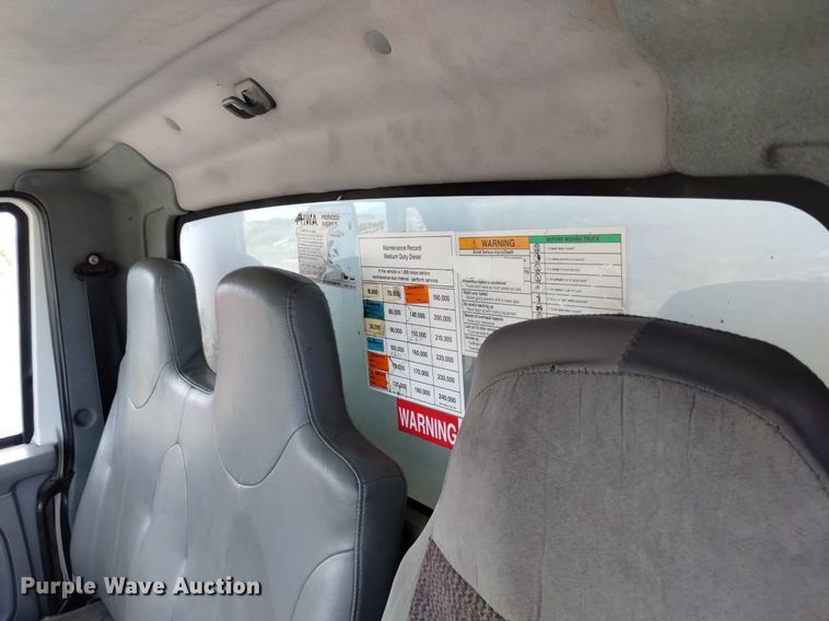 image for item DP3408 2006 International 4300  box truck