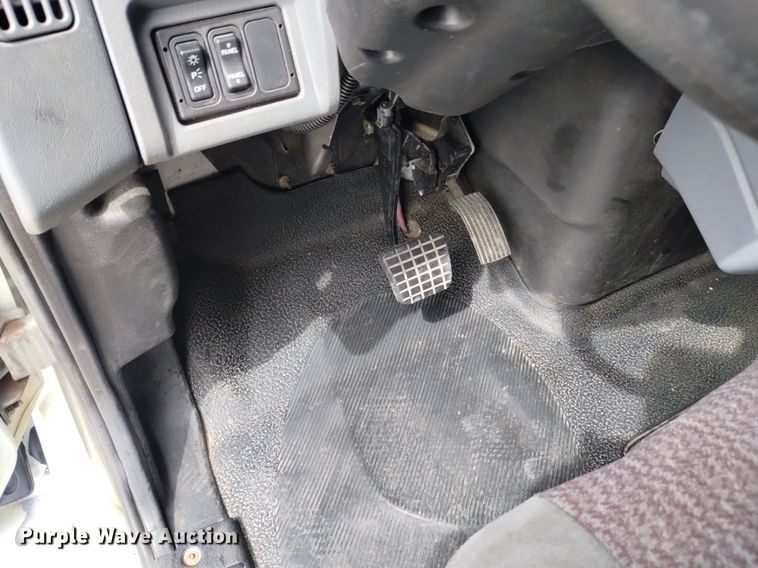 image for item DP3408 2006 International 4300  box truck