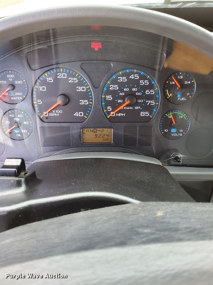 image for item DP3408 2006 International 4300  box truck