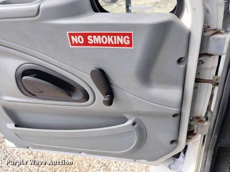 image for item DP3408 2006 International 4300  box truck