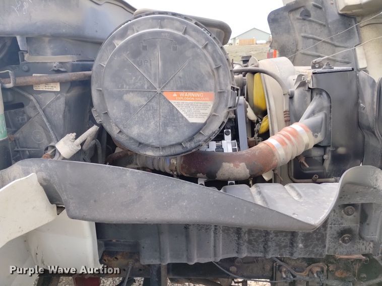 image for item DP3408 2006 International 4300  box truck