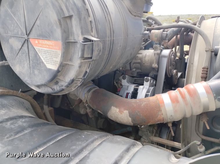 image for item DP3408 2006 International 4300  box truck