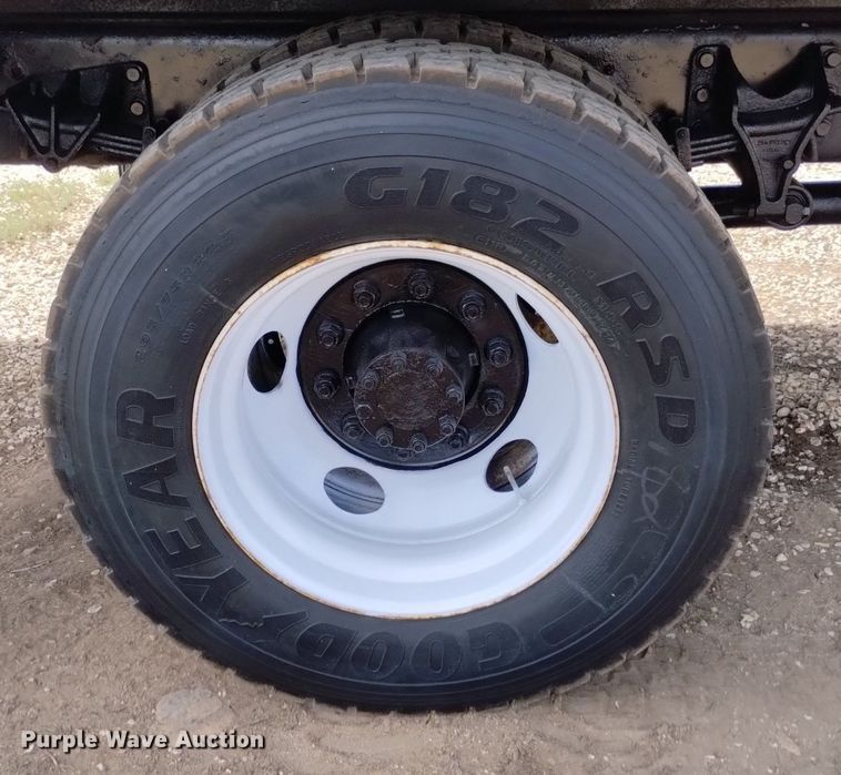 image for item DP3408 2006 International 4300  box truck