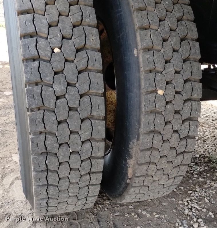 image for item DP3408 2006 International 4300  box truck