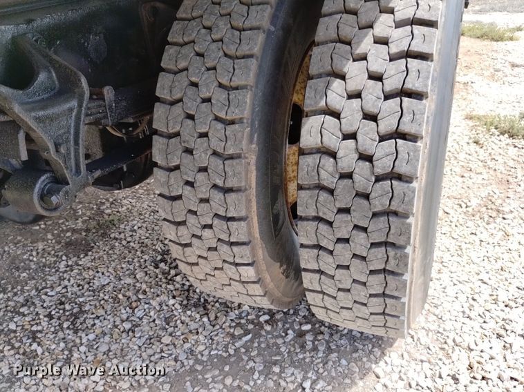 image for item DP3408 2006 International 4300  box truck