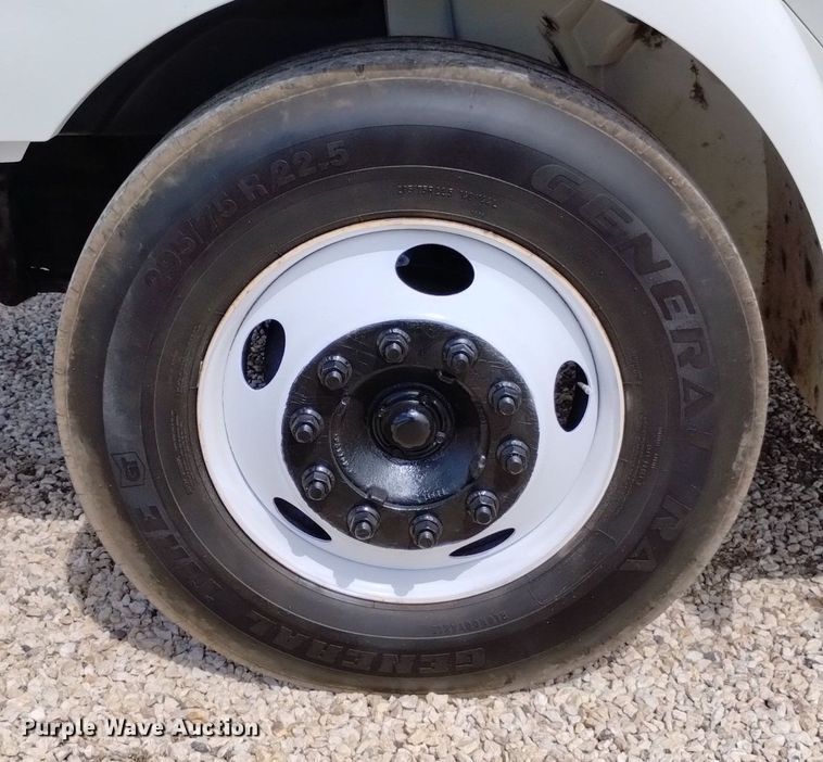 image for item DP3408 2006 International 4300  box truck