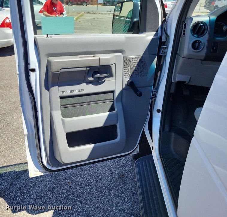 image for item DP5219 2014 Ford  E350 Super Duty  van