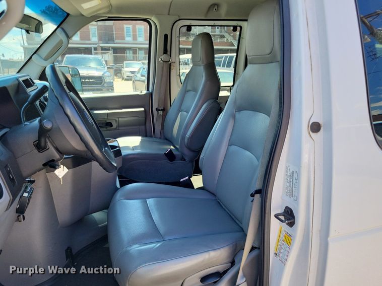 image for item DP5220 2014 Ford    E350 Super Duty van