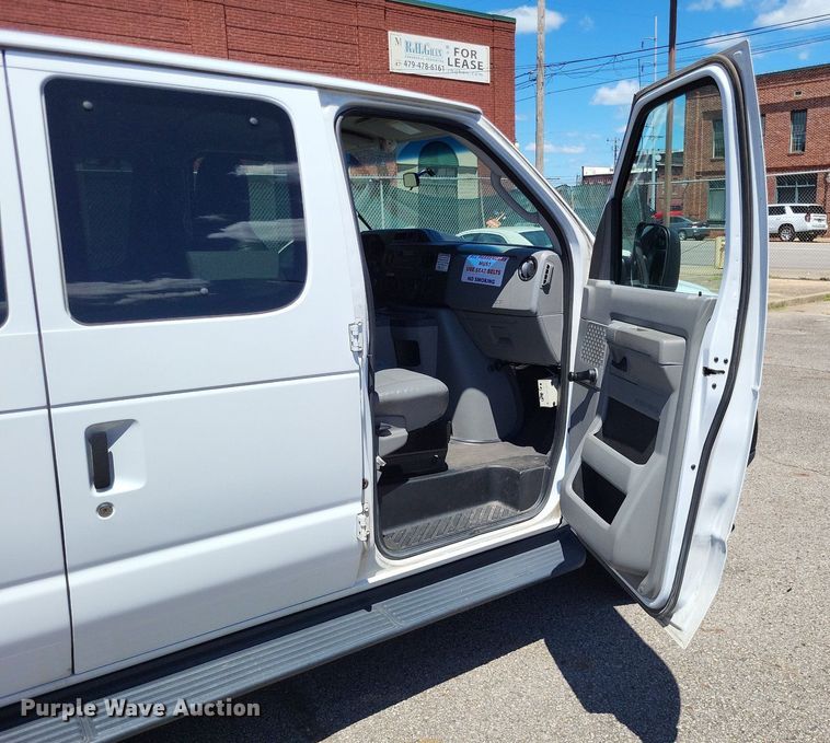 image for item DP5220 2014 Ford    E350 Super Duty van