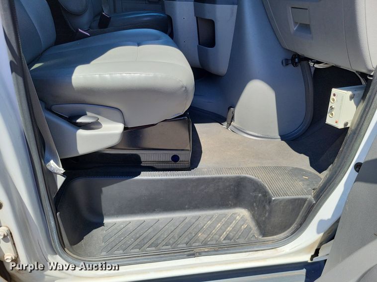 image for item DP5220 2014 Ford    E350 Super Duty van