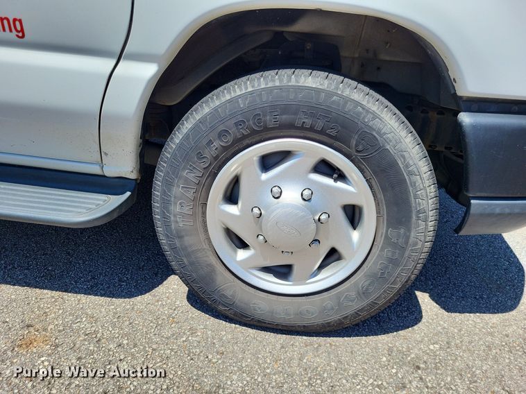 image for item DP5220 2014 Ford    E350 Super Duty van