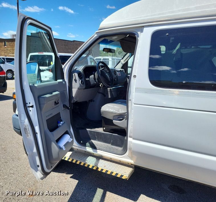 image for item DP5221 2012 Ford E350 Super Duty handicap accessible van